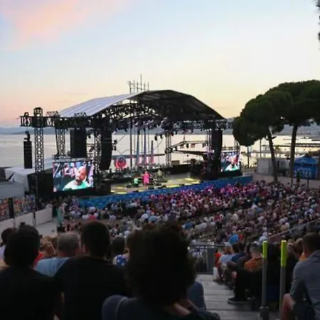 Apartment Juan Les Pins 2 Pieces 50m2 *